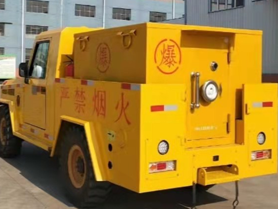 大庆凯龙爆破器材运输车：保障爆破任务的安全运行
